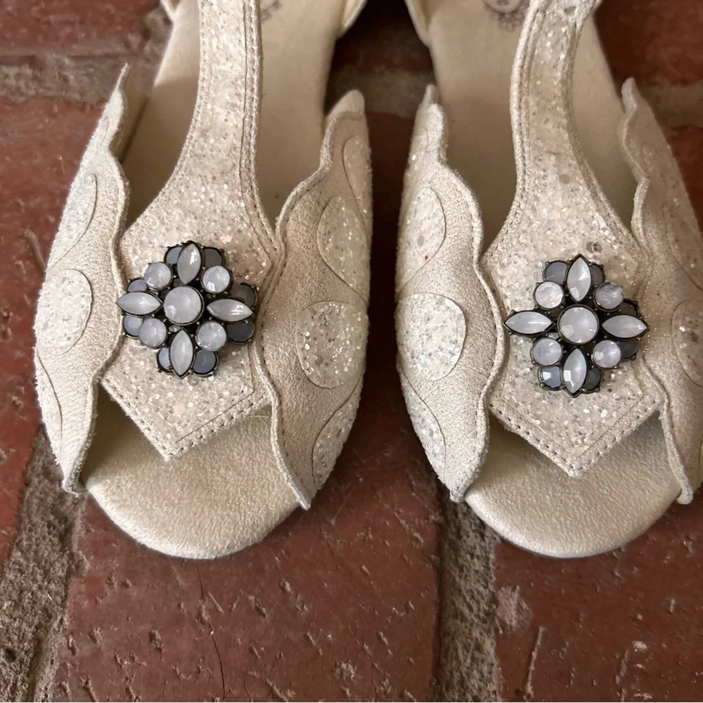 Joyfolie Mari Studded Flats in Silver Sz 5 Years Girls Youth